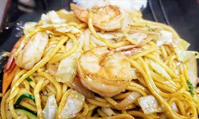 YK5. Shrimp Yakisoba